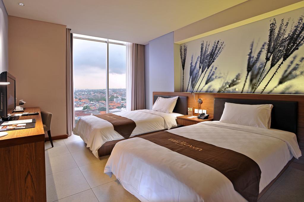 Midtown Hotel Surabaya Exterior photo