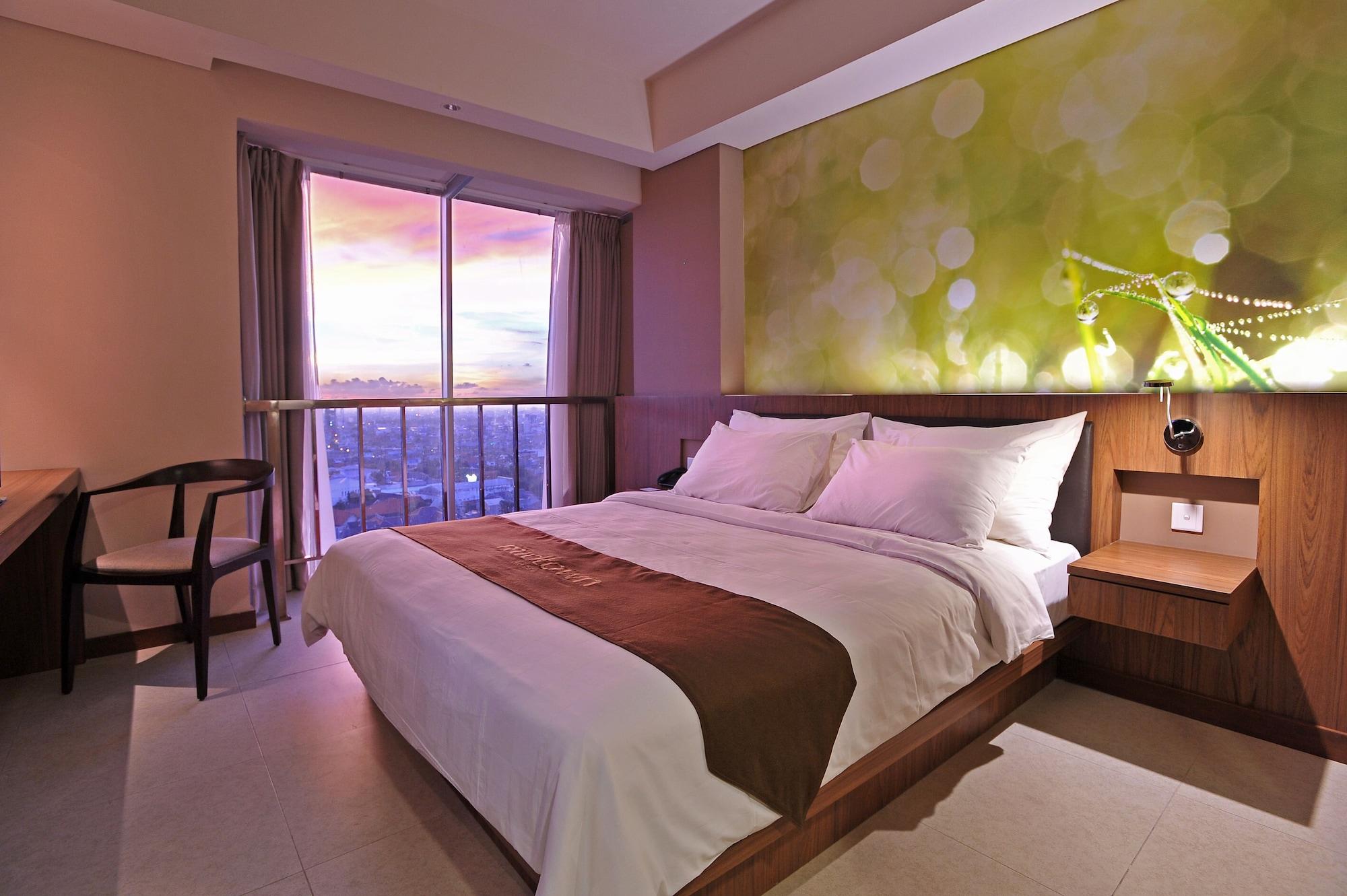 Midtown Hotel Surabaya Exterior photo
