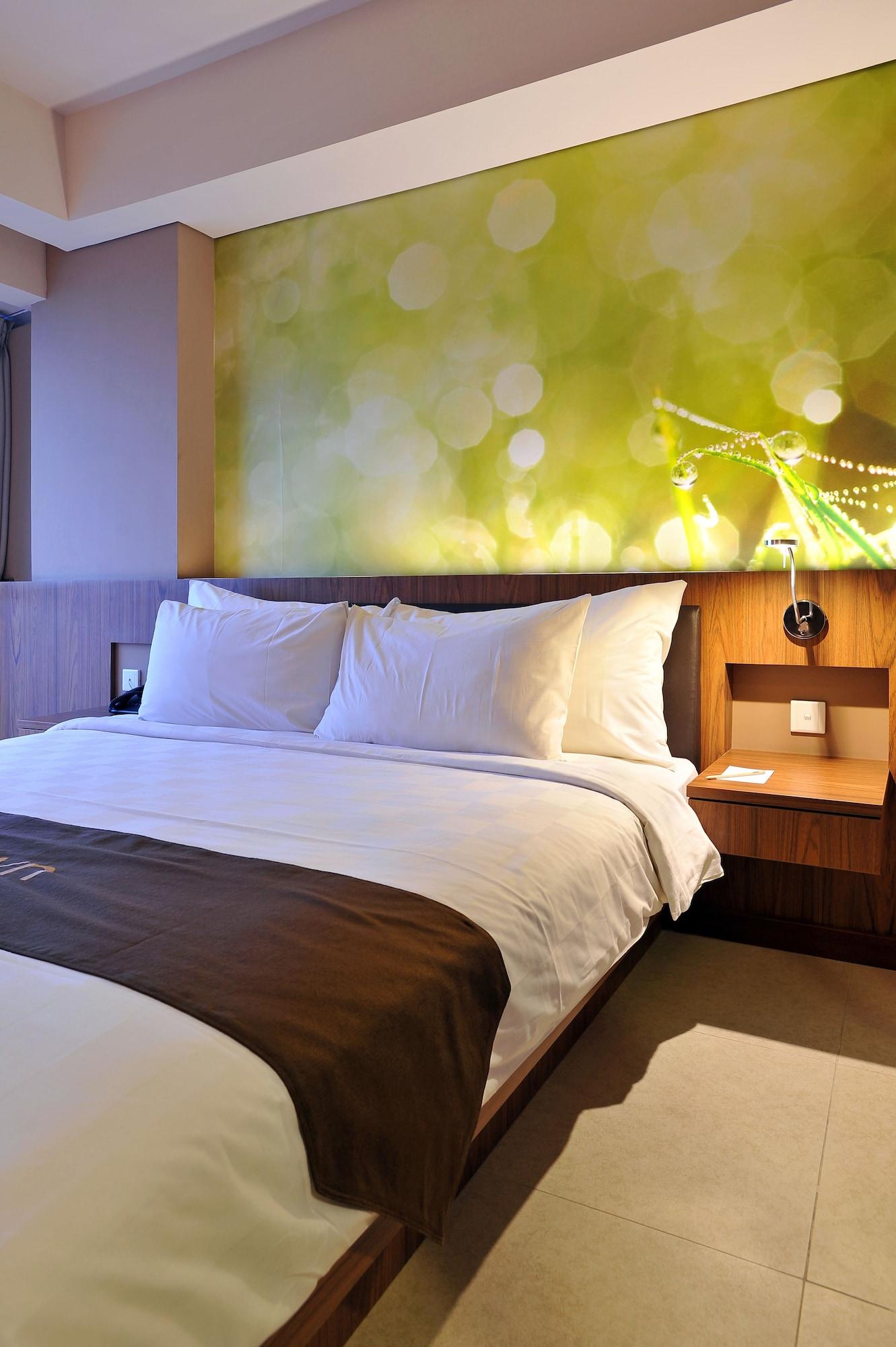 Midtown Hotel Surabaya Exterior photo