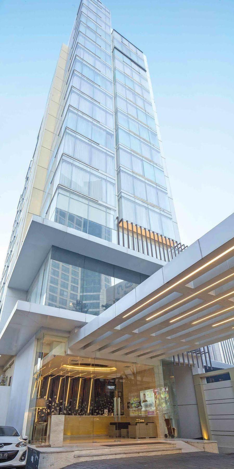 Midtown Hotel Surabaya Exterior photo