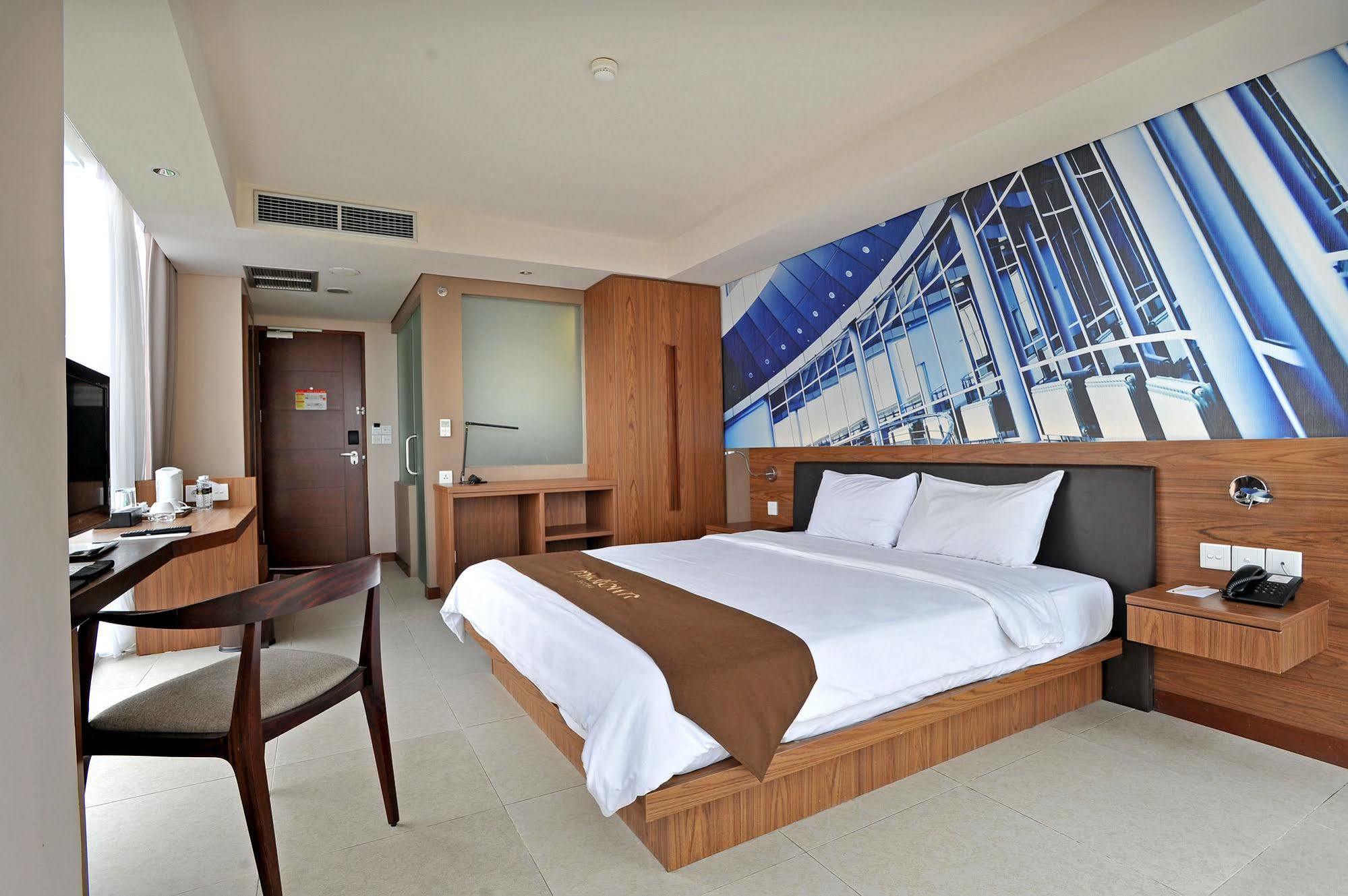 Midtown Hotel Surabaya Exterior photo