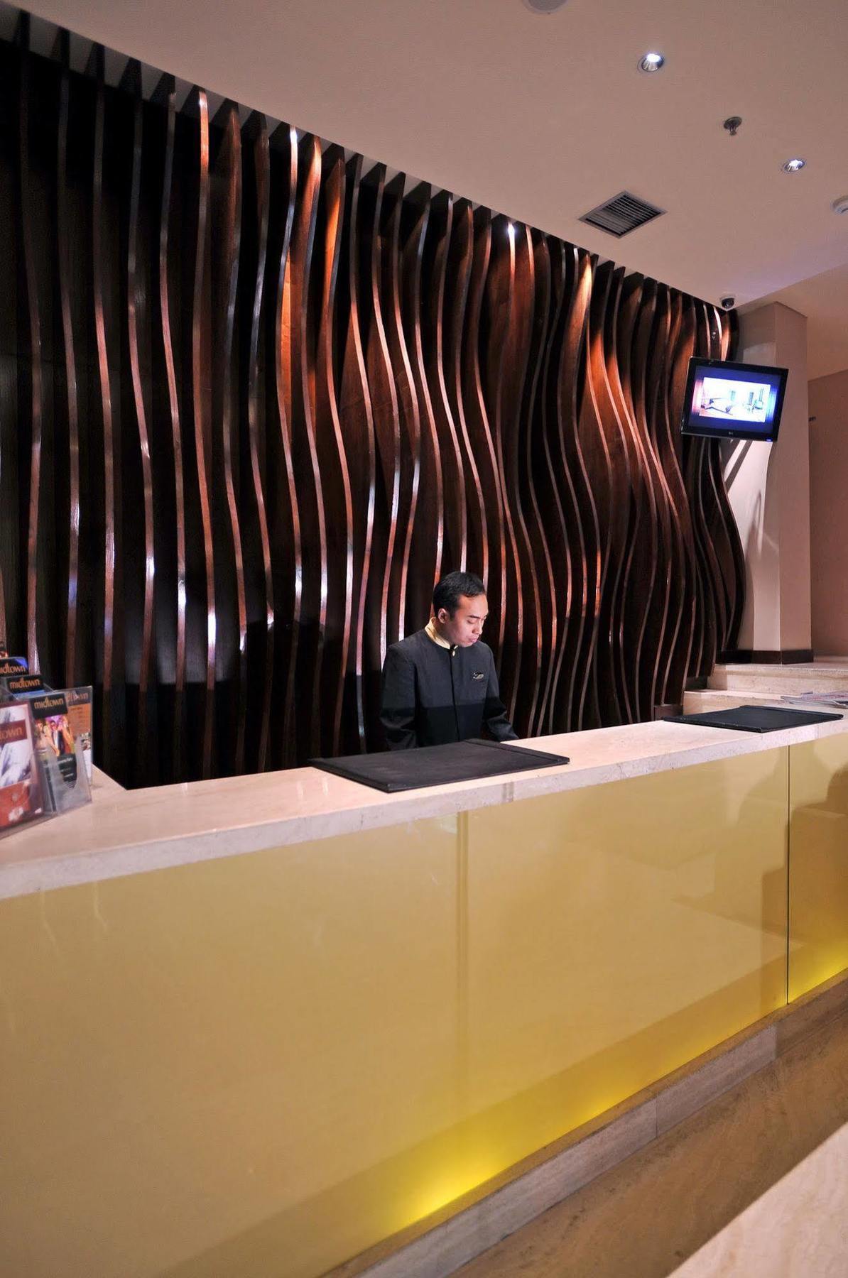 Midtown Hotel Surabaya Exterior photo