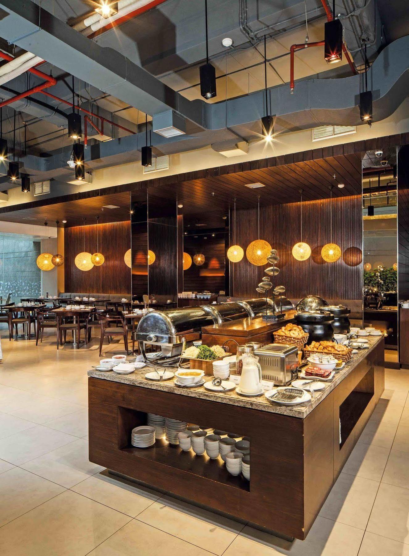 Midtown Hotel Surabaya Exterior photo