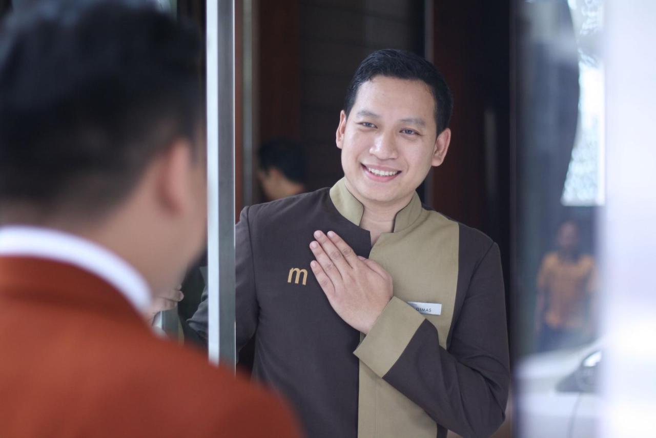 Midtown Hotel Surabaya Exterior photo