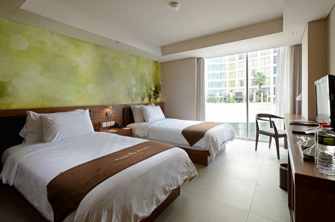 Midtown Hotel Surabaya Exterior photo